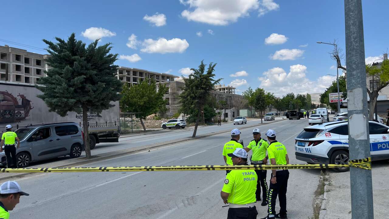 Konya’da yürek yakan veda! Ayşenur Can’ı son yolculuğuna babası uğurladı 19